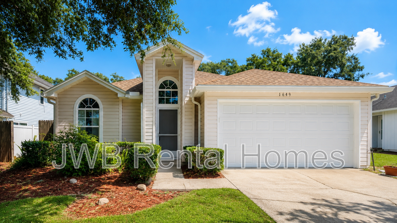 Jacksonville Beach House: 1649 Ocean Pond Ct