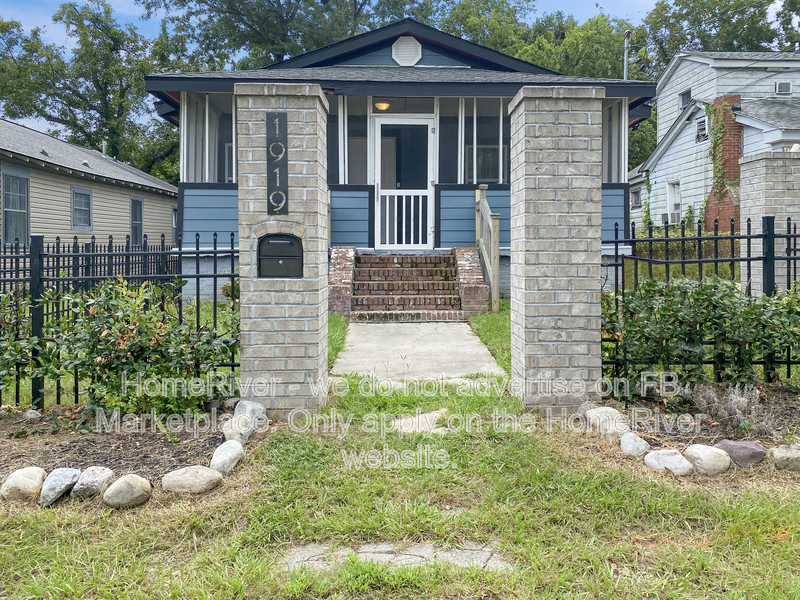 North Charleston House: 1919 Norwood St