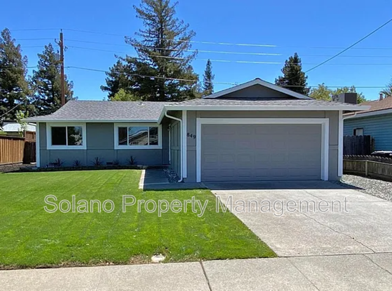 Fairfield House: 849 Finch Way