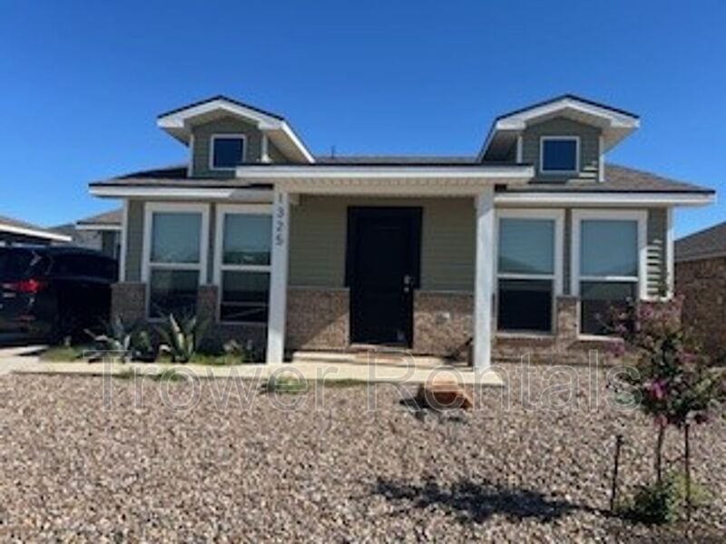 Odessa House: 1325 Masquerade