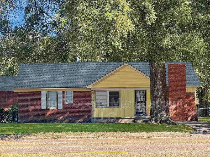 Memphis House: 2882 Getwell Rd