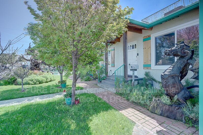 Imperial Beach House: 411 Citrus Avenue