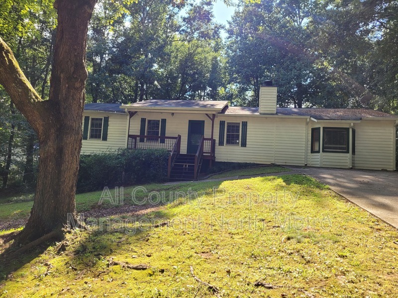 Alpharetta House: 285 Sequoyah Drive
