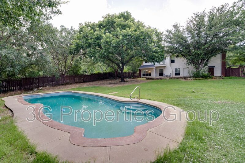 Flower Mound House: 3937 Valley View Lane