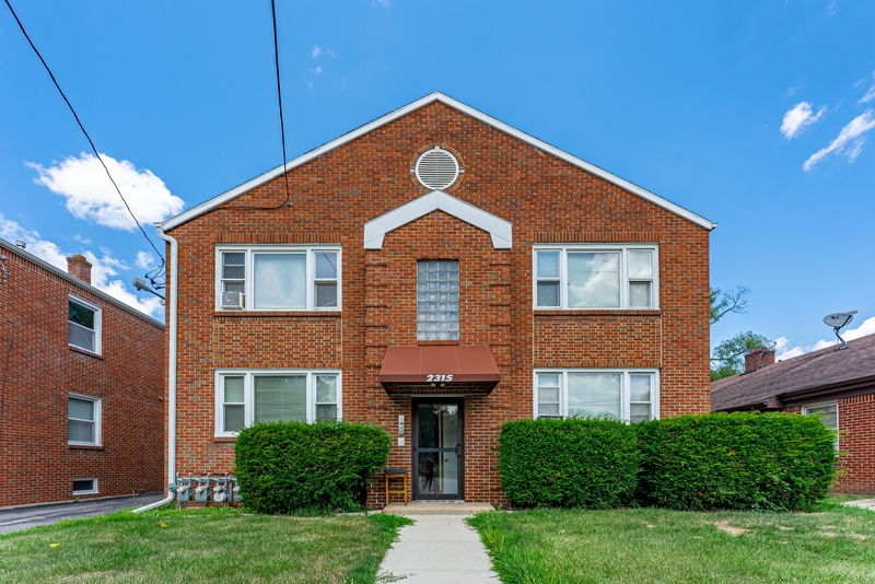 Rockford Condo: 2315 Auburn Street - 1 W