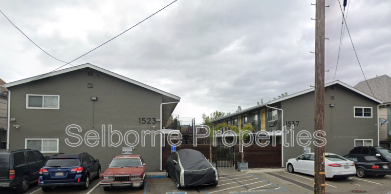 Oakland House: 1523 8th Ave