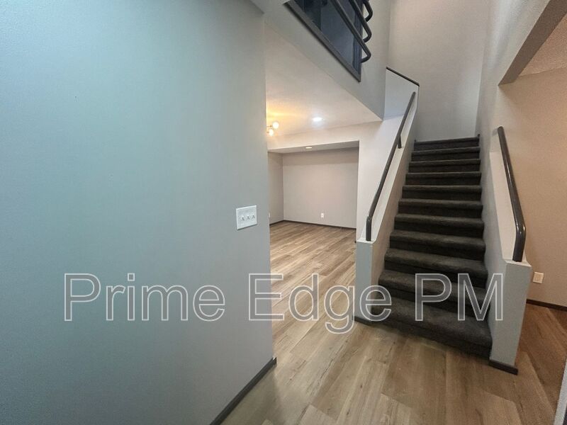 Lincoln House: 1841 Ridgehaven Ct-5