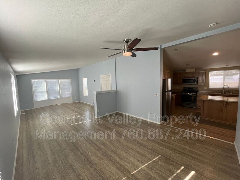 Desert Hot Springs House: 15300 Palm Dr