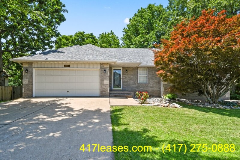 Ozark House: 2005 Candace St