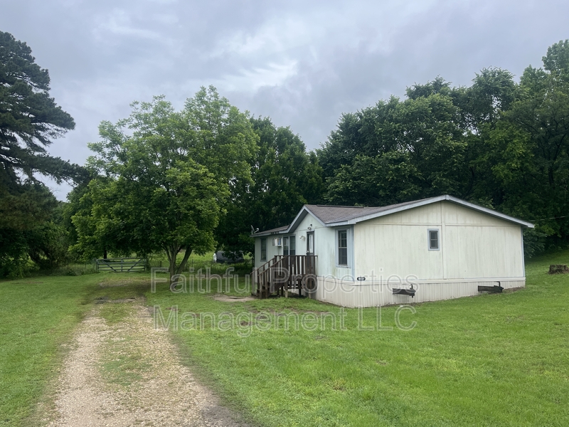 Tyler House: 16531 County Road 15