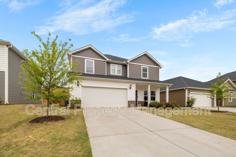 Duncan House: 320 Lavinia Circle