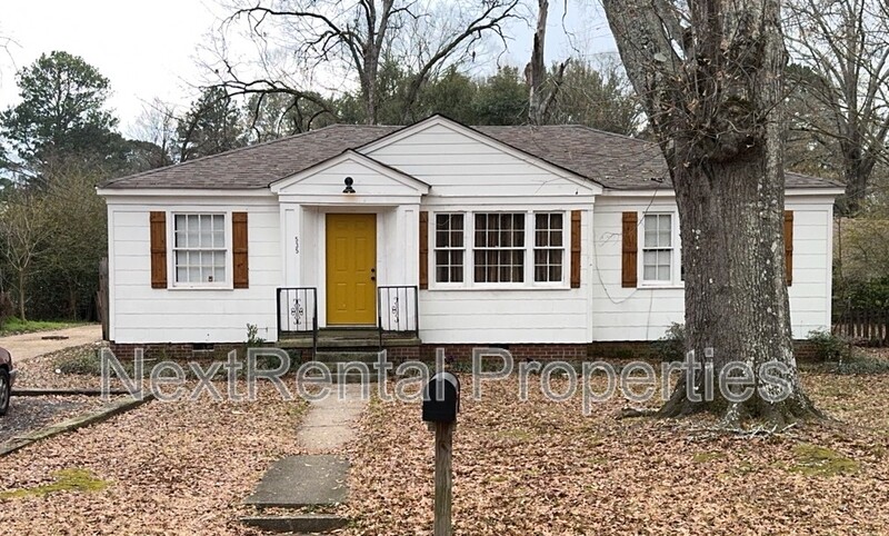 Jackson House: 535 Robinhood Road