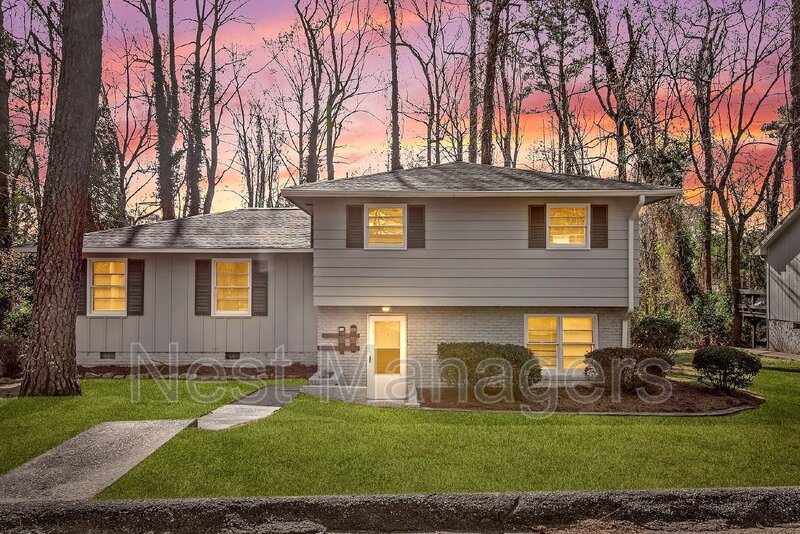 Fayetteville Condo: 1401 Briarcliff Drive