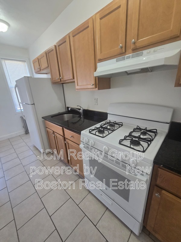 Lynn Condo: 131 Ocean St, Lynn