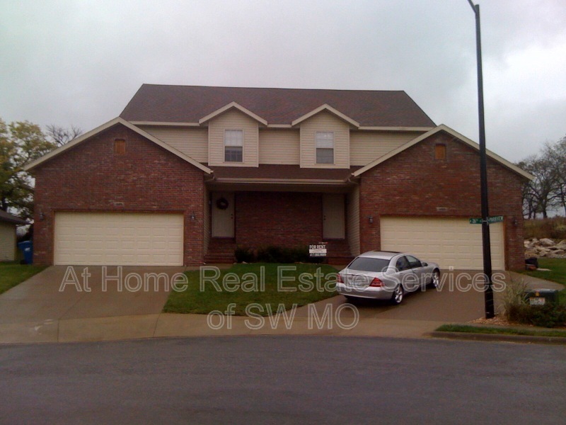 Ozark Condo: 2315 W Parkview