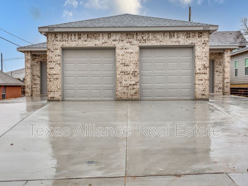 Fort Worth Condo: 3207 Karen Street