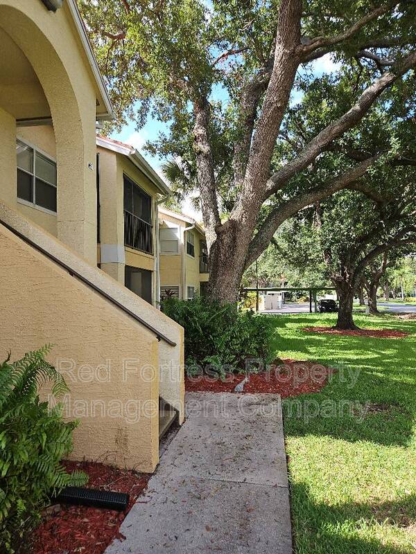 Fort Myers Condo: 12561 Equestrian Cir
