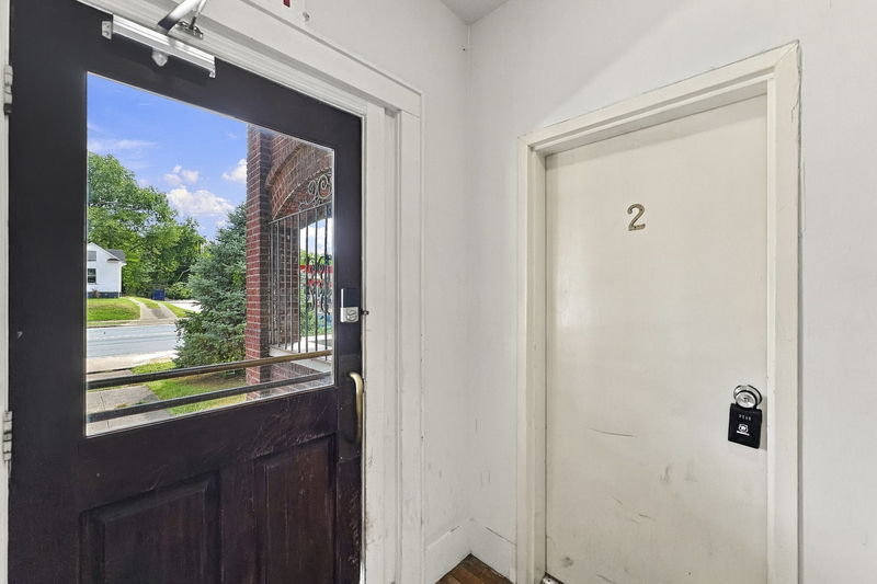 Photograph 2 of 2317 East Magnolia Avenue, 2