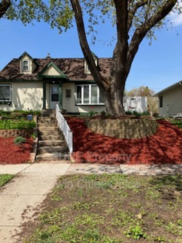 Saint Paul House: 1797 Montreal Ave