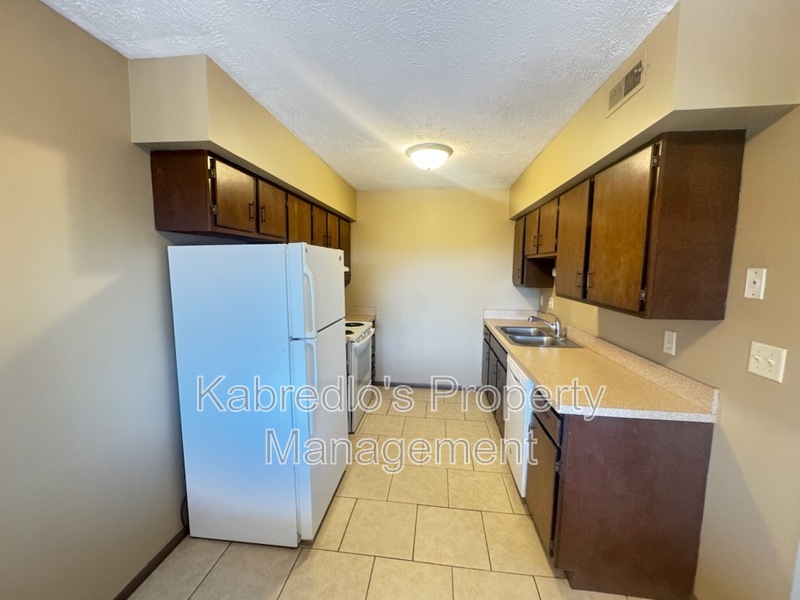 Lincoln Condo: 1800 Knox St.