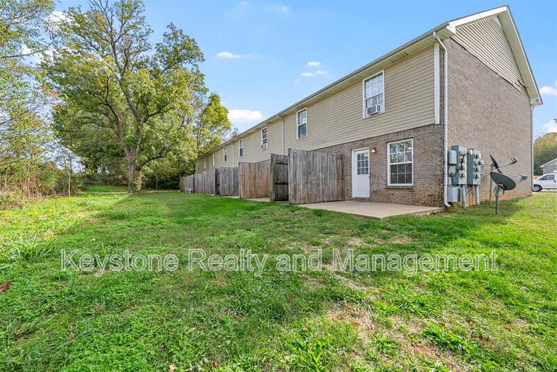 Unit 8
Clarksville Townhome: 2331 Raleigh Court