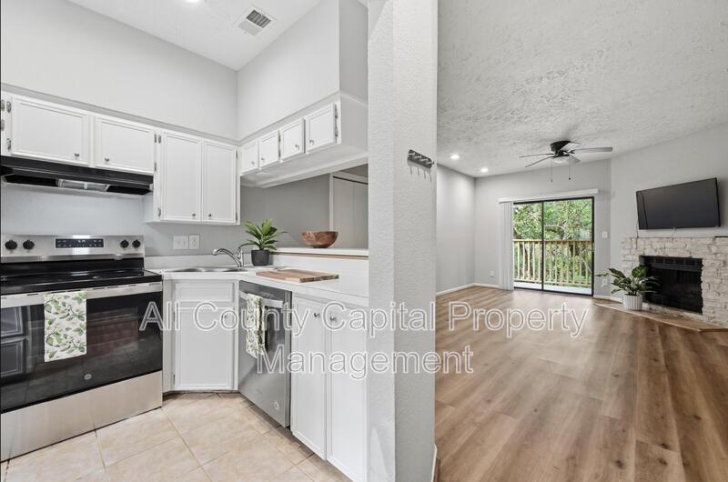 San Marcos Condo: 1013 Chestnut St
