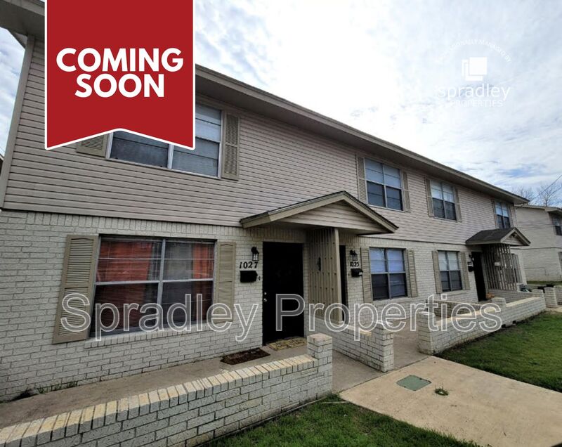 Belton Townhome: 1023 North Wall St