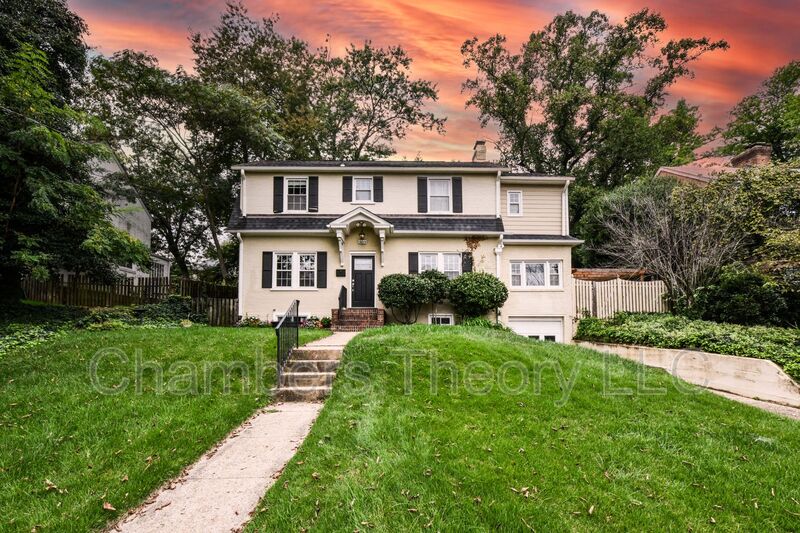 Alexandria House: 6014 Fort Hunt Rd