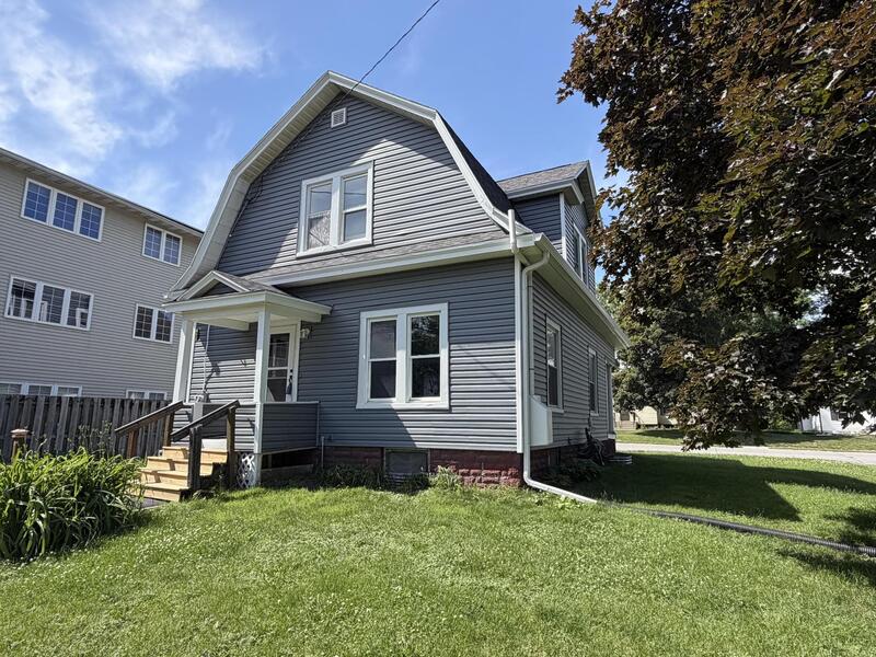 Ames House: 3202 Lincoln Way