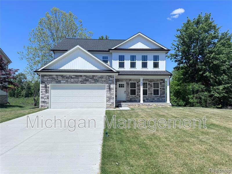 Grand Blanc House: 6149 Woodridge Ln