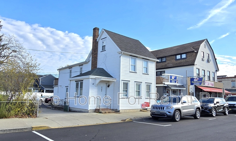 Riverside Condo: 141 Bridgeboro St