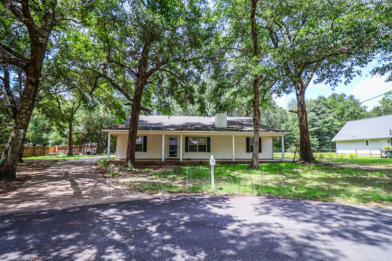 Pensacola House: 9001 Thompson Dr.