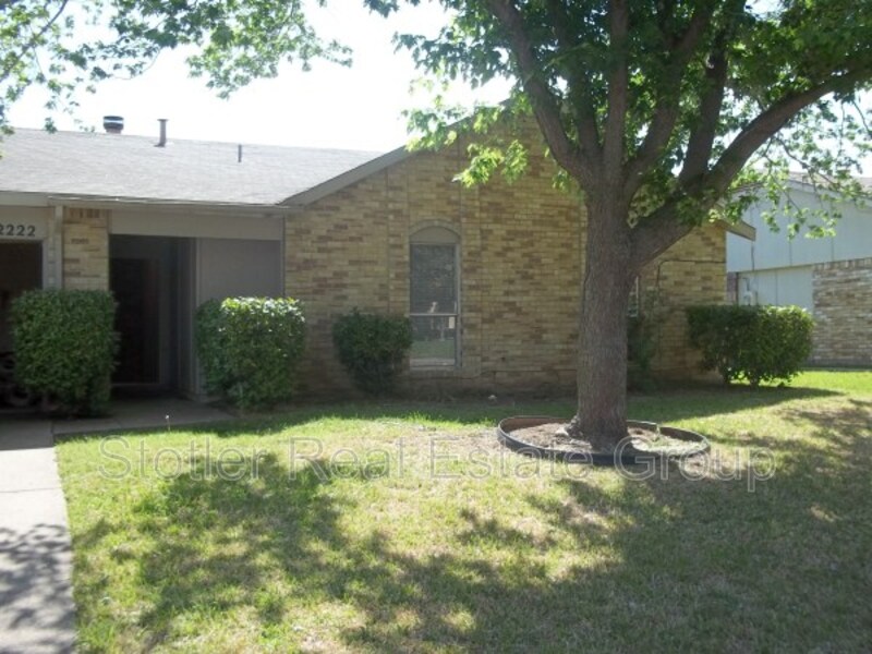 Grand Prairie House: 2222 Windchime Dr