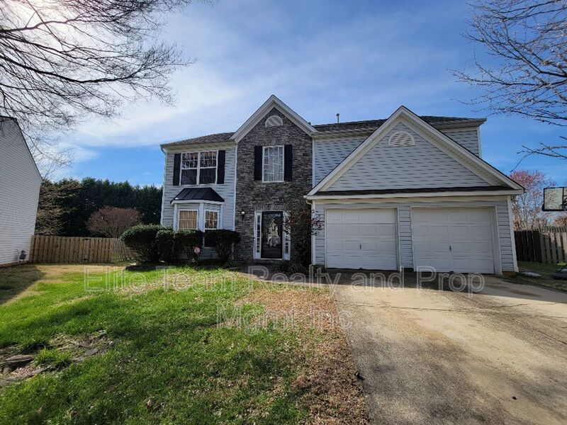 Charlotte House: 4702 Ambridge Dr