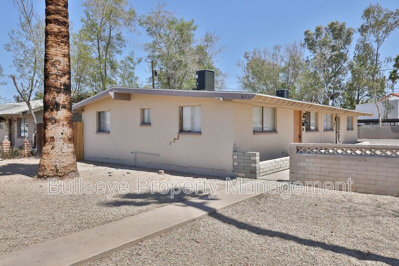 Chandler House: 621 S. California St.