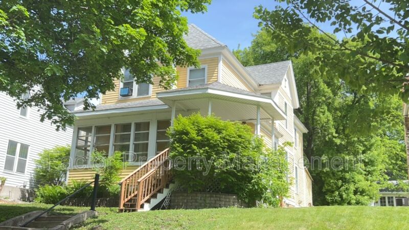 Mankato Condo: 815 N. 4th St