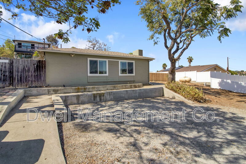 Spring Valley House: 9105 Rosedale Dr
