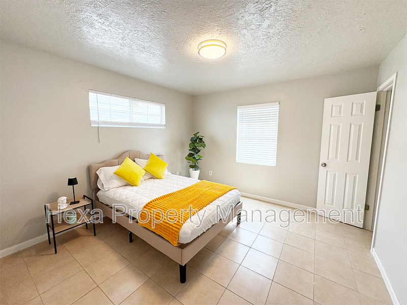 Houston Condo: 4679 Weaver Rd