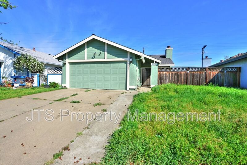 Sacramento House: 7733 Temwoods Way