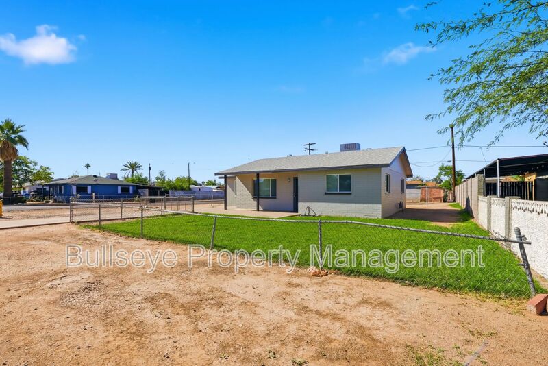 Phoenix House: 1102 N 28th Pl