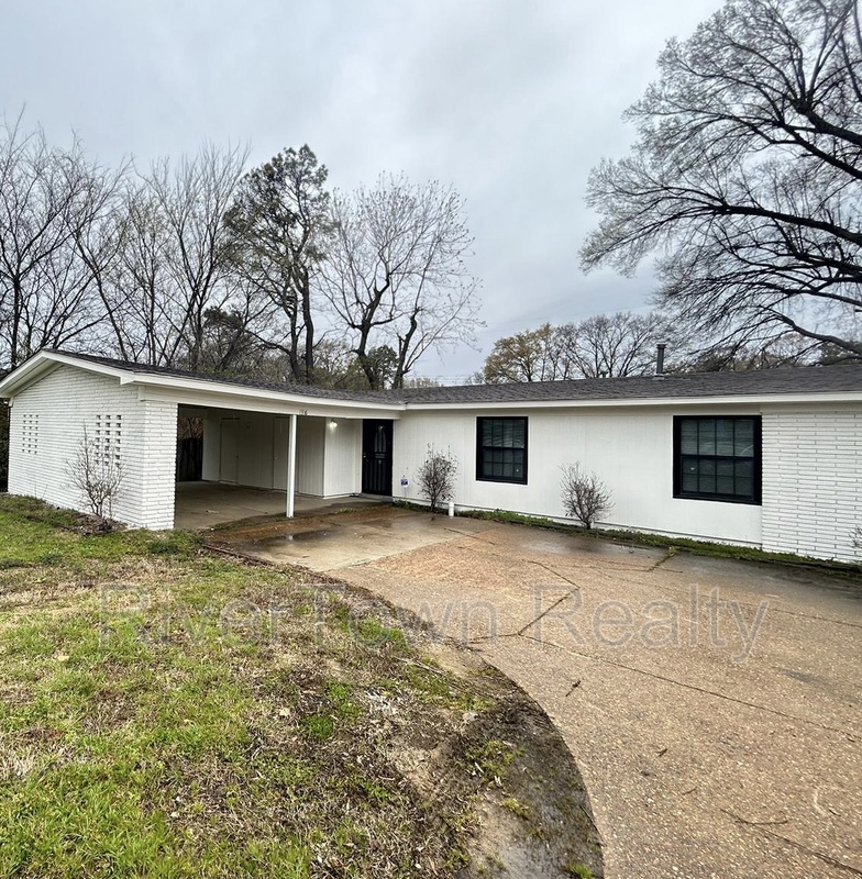 Memphis House: 1316 E Raines Rd