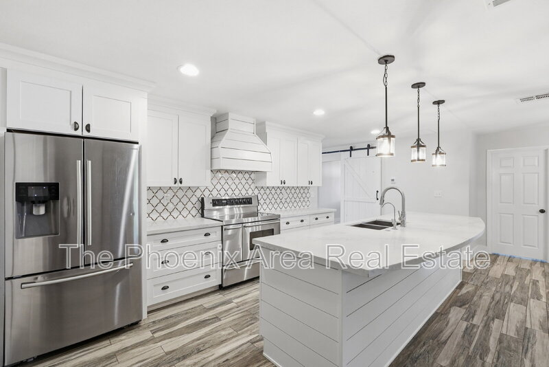Tempe House: 447 E Carson Dr