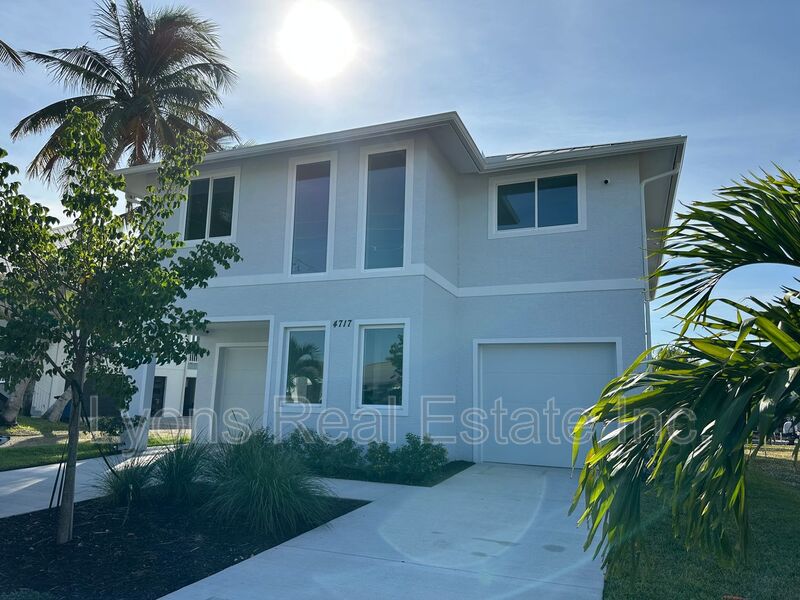 Bonita Springs House: 4717 Spring Creek Dr