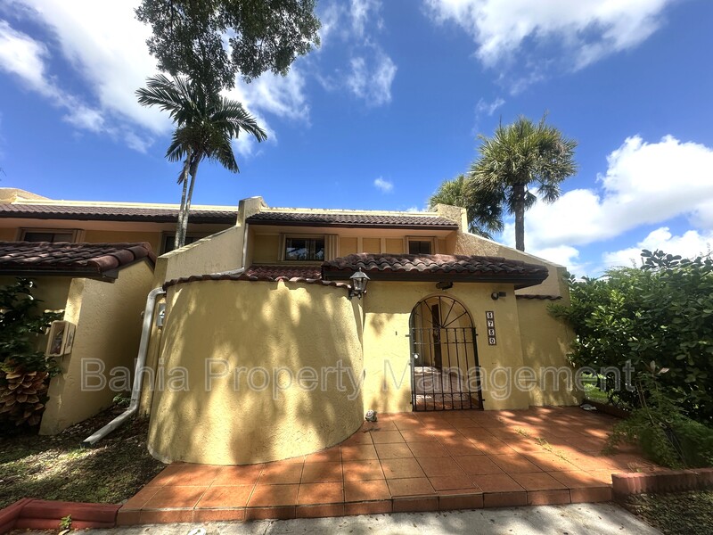 Doral Condo: 3730 Alcantara Ave