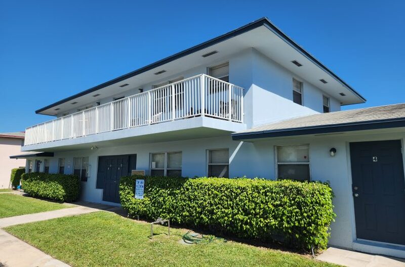 Riviera Beach Condo: 1110 W Blue Heron - 1
