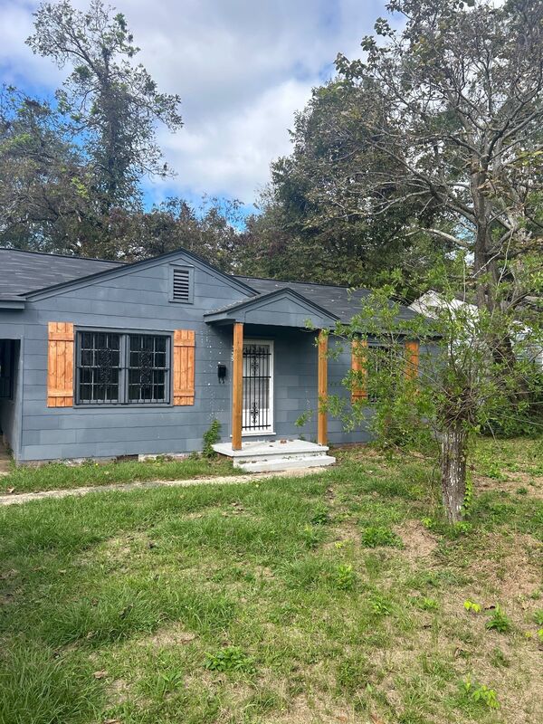 Jackson House: 359 Columbus Street