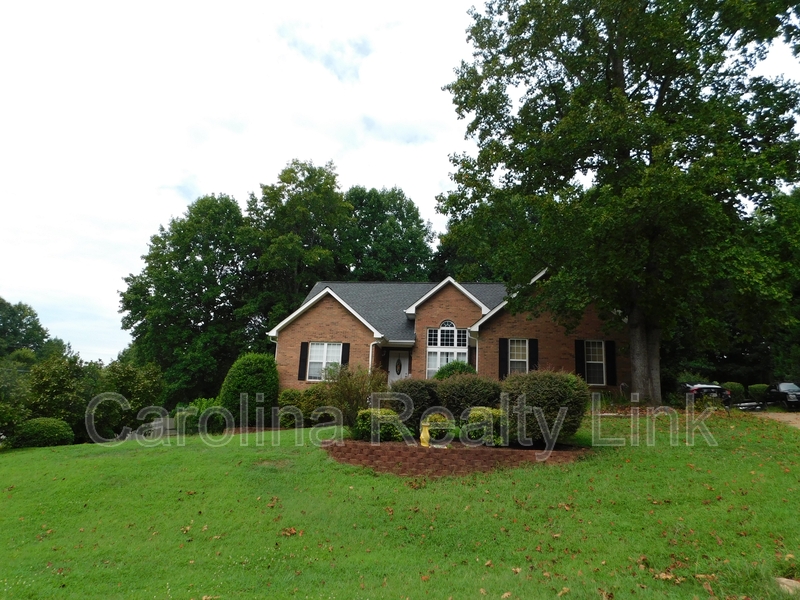 Mooresville House: 235 Harbor Landing Dr