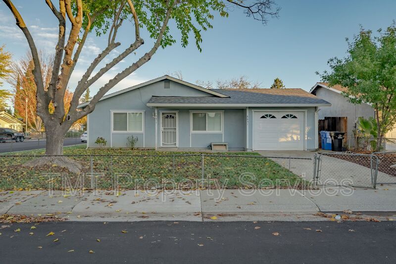 Elk Grove House: 8631 Hummingbird Way