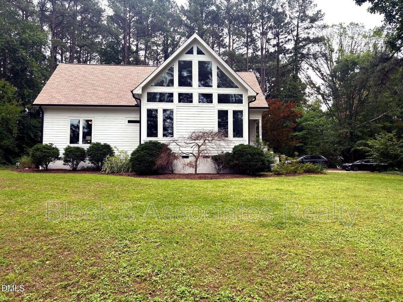 Raleigh House: 2200 Kilburn Rd