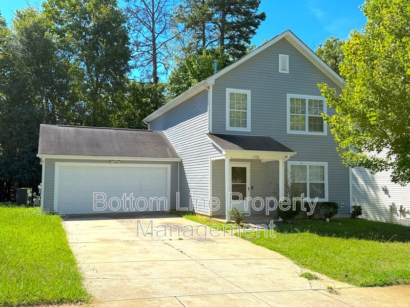 Charlotte House: 1320 Ben Livingston Rd